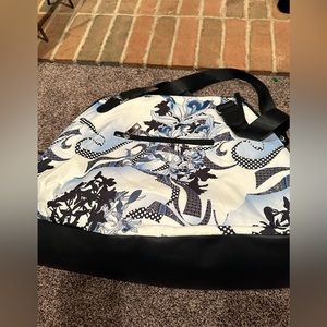 Floral print Chico’s brand tote bag